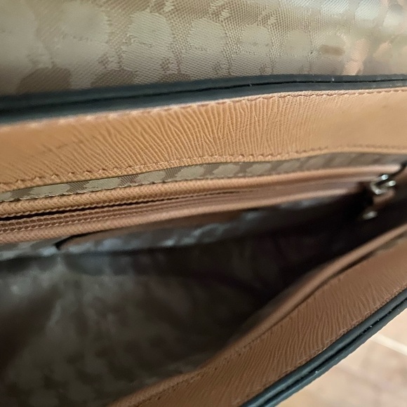 Karl Lagerfeld Elsa Scalloped Leather Bag - Picture 6 of 15